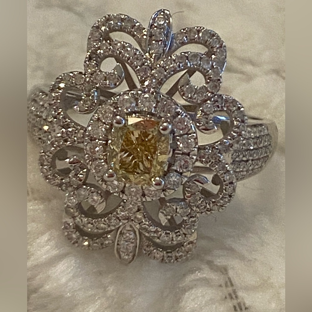 Beautiful Certified 18k White Gold Natural Yellow/White Diamond Ring, 1.75 Cts.
